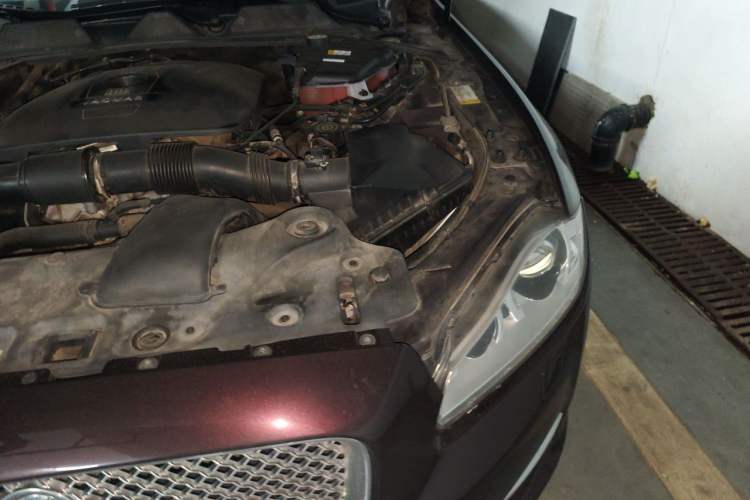 Used Jaguar XJ 2013 XJL 2.0T Elegance Business Edition Engine Bay Left