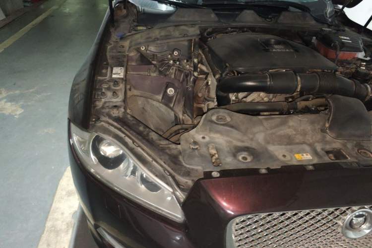 Used Jaguar XJ 2013 XJL 2.0T Elegance Business Edition Engine Bay Right