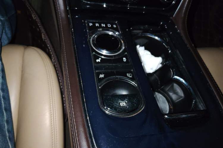 Used Jaguar XJ 2013 XJL 3.0 SC Panoramic Business Edition Gear Lever