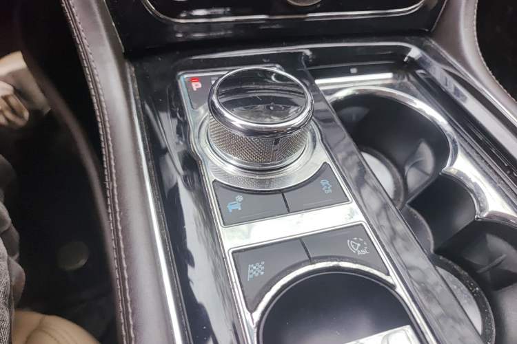 Used Jaguar XJ 2013 XJL 3.0 SC Panoramic Business Edition Gear Lever
