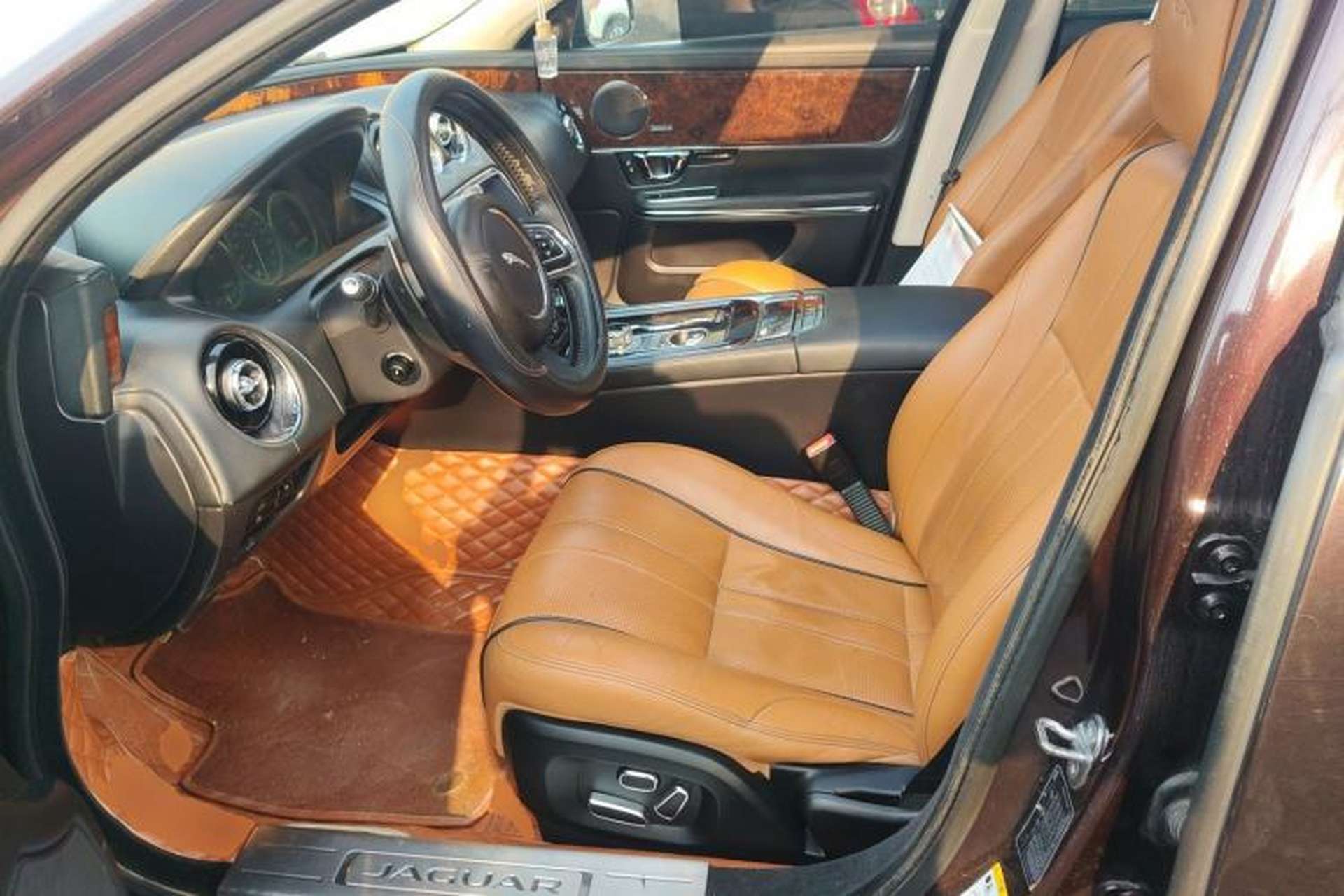 Used Jaguar XJ 2013 XJL 3.0 SC Panoramic Business Edition Left Front Seat
