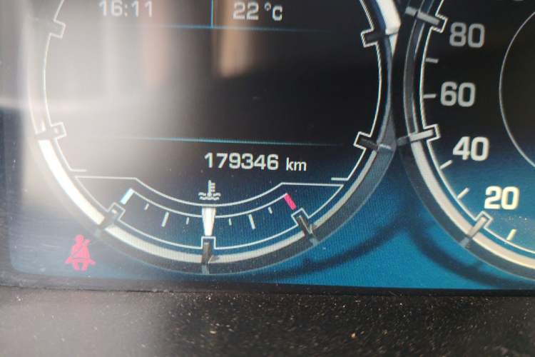 Used Jaguar XJ 2013 XJL 3.0 SC Panoramic Business Edition Odometer Close Up