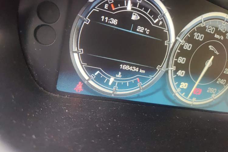 Used Jaguar XJ 2013 XJL 3.0 SC Panoramic Business Edition Odometer Close Up