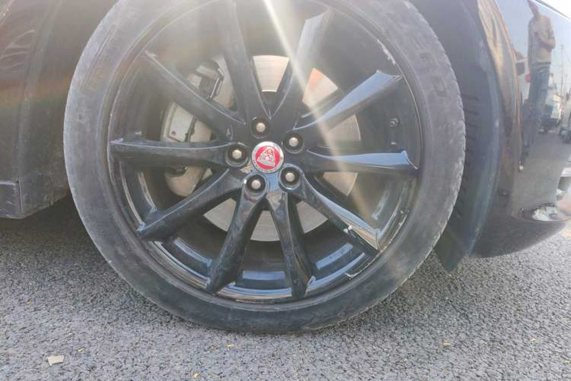 Used Jaguar XJ 2013 XJL 3.0 SC Panoramic Business Edition Right Front Wheel Hub