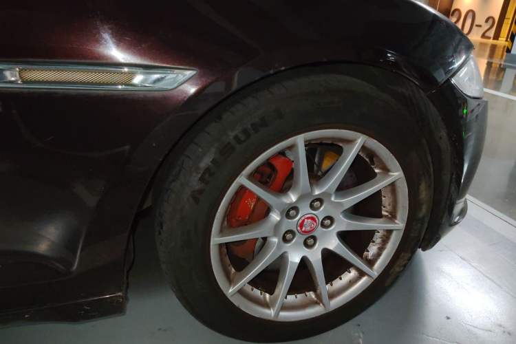 Used Jaguar XJ 2013 XJL 3.0 SC Panoramic Business Edition Right Front Wheel Hub