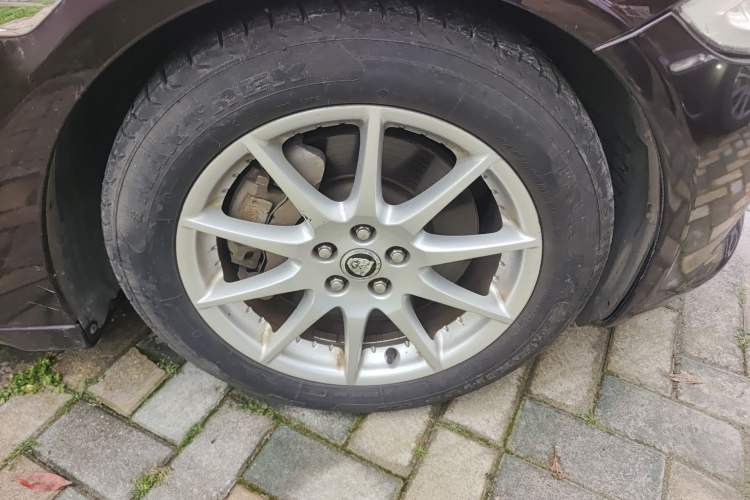 Used Jaguar XJ 2013 XJL 3.0 SC Panoramic Business Edition Right Front Wheel Hub