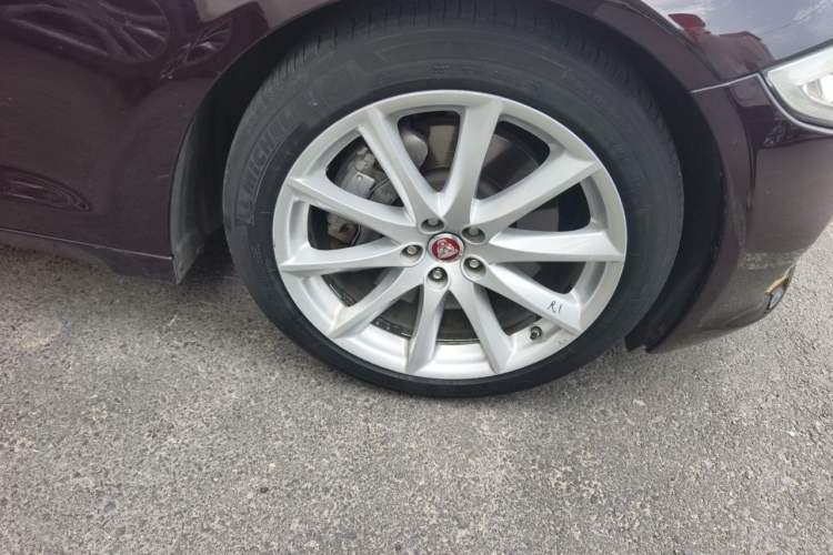 Used Jaguar XJ 2013 XJL 3.0 SC Flagship Business Edition Right Front Wheel Hub