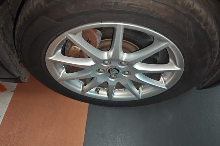 Used Jaguar XJ 2013 XJL 2.0T Elegance Business Edition Right Front Wheel Hub