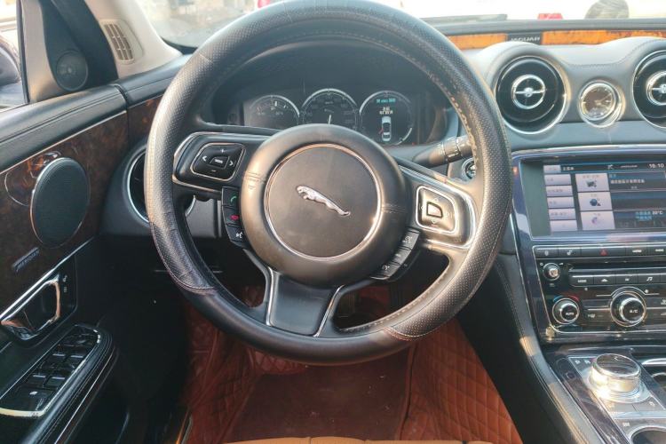 Used Jaguar XJ 2013 XJL 3.0 SC Panoramic Business Edition Steering Wheel