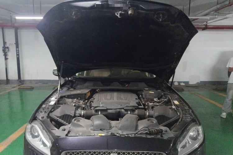 Used Jaguar XJ 2013 XJL 3.0 SC Cambridge Limited Edition Engine Bay