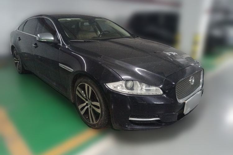 Used Jaguar XJ 2013 XJL 3.0 SC Cambridge Limited Edition Front Right 45 Deg
