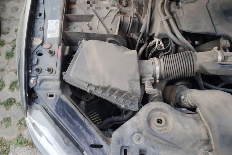 Used Jaguar XJ  Engine Bay Right