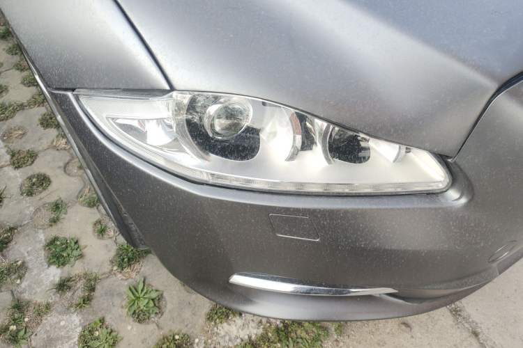 Used Jaguar XJ  Right Front Headlight