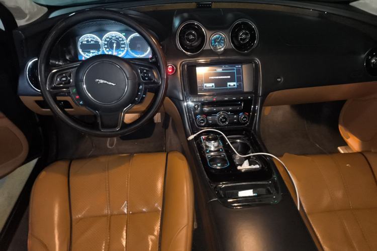 Used Jaguar XJ 2013 XJL 3.0 SC Flagship Business Edition Center Console