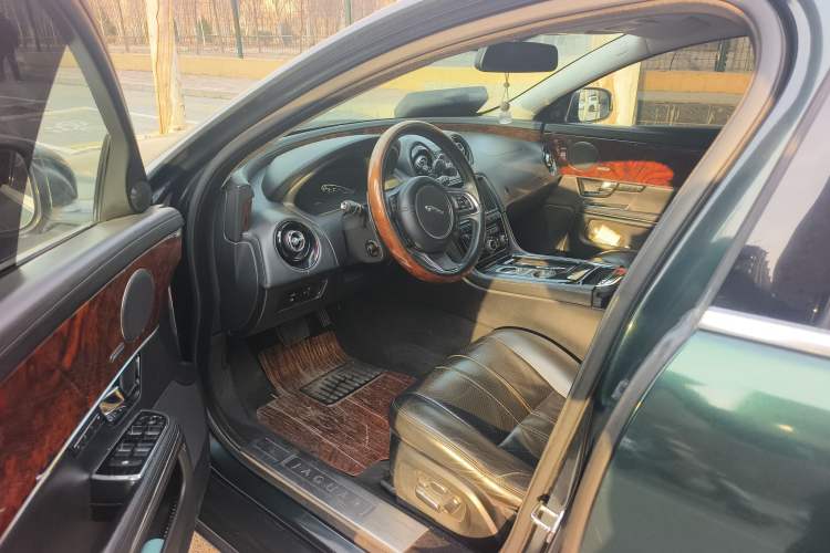 Used Jaguar XJ 2013 XJL 3.0 SC Panoramic Business Edition Driver Seat