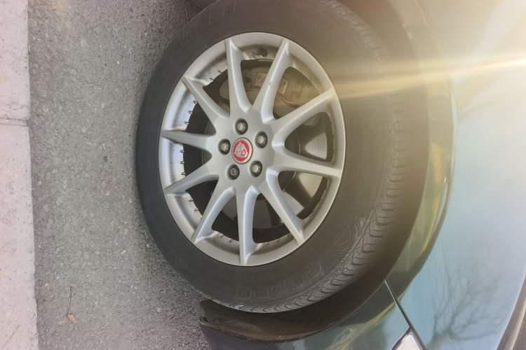 Used Jaguar XJ 2013 XJL 3.0 SC Panoramic Business Edition Right Front Wheel Hub