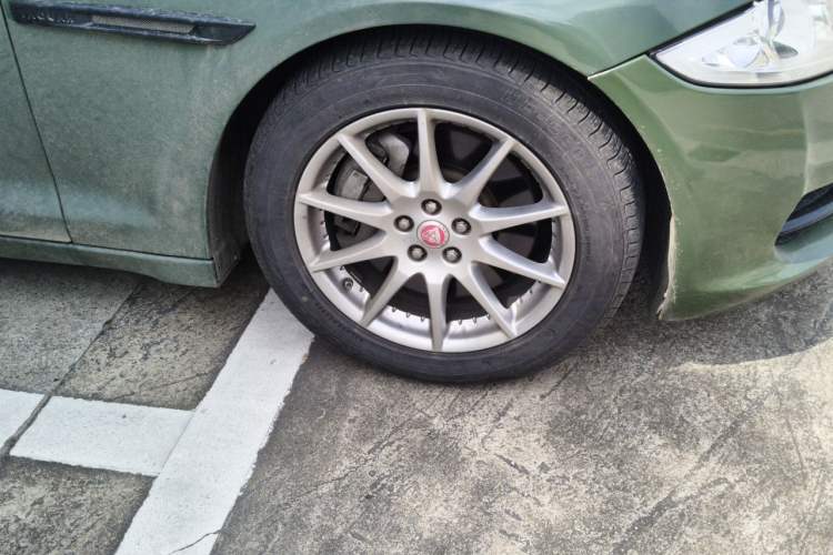 Used Jaguar XJ 2013 XJL 3.0 SC Panoramic Business Edition Right Front Wheel Hub