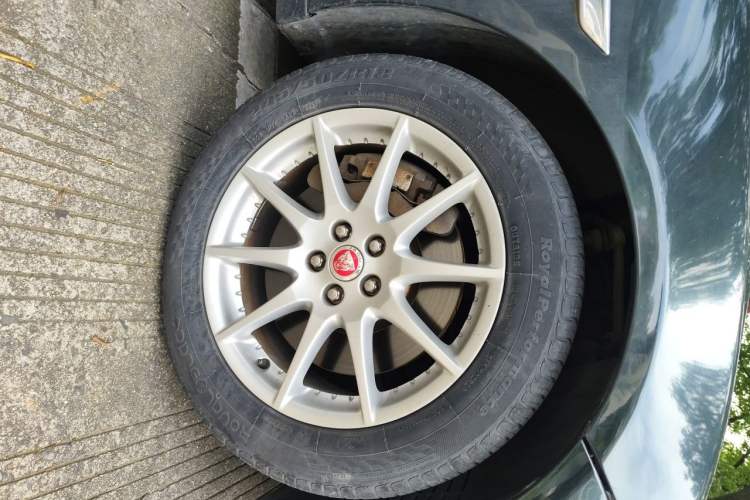 Used Jaguar XJ 2013 XJL 2.0T Elegance Business Edition Right Front Wheel Hub