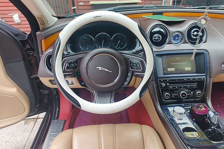 Used Jaguar XJ 2013 XJL 2.0T Elegance Business Edition Steering Wheel
