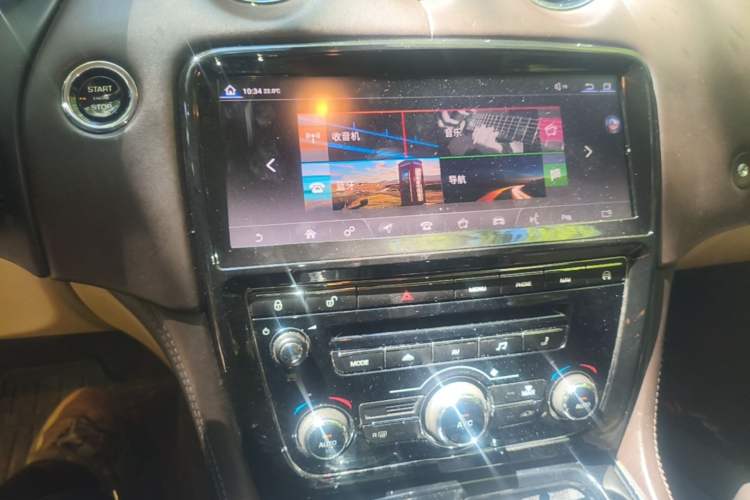 Used Jaguar XJ 2013 XJL 3.0 SC Panoramic Business Edition Audio And AC Panel