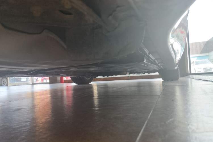 Used Jaguar XJ 2013 XJL 2.0T Elegance Business Edition Chassis Rear Right