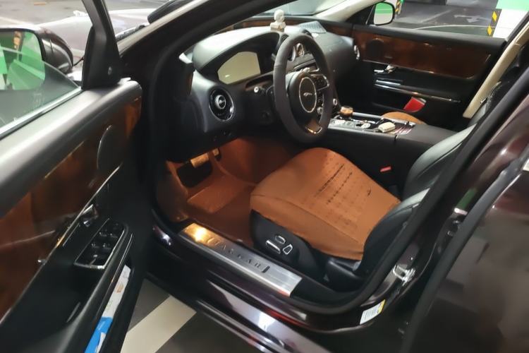 Used Jaguar XJ 2013 XJL 2.0T Elegance Business Edition Driver Seat