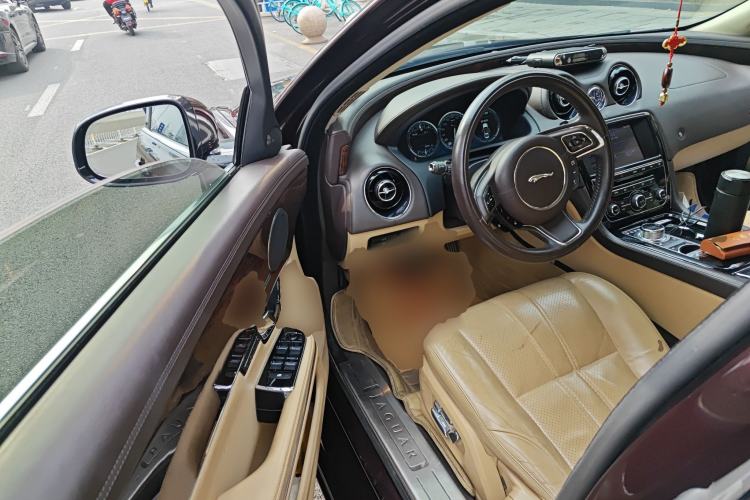 Used Jaguar XJ 2013 XJL 3.0 SC Panoramic Business Edition Driver Seat