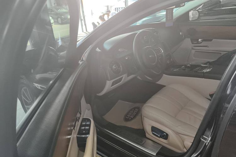 Used Jaguar XJ 2013 XJL 2.0T Elegance Business Edition Driver Seat
