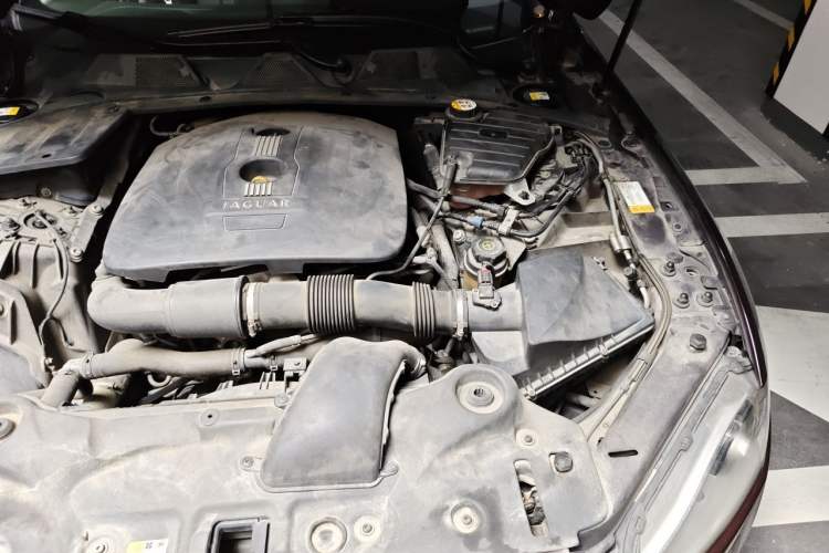 Used Jaguar XJ 2013 XJL 2.0T Elegance Business Edition Engine Bay Left