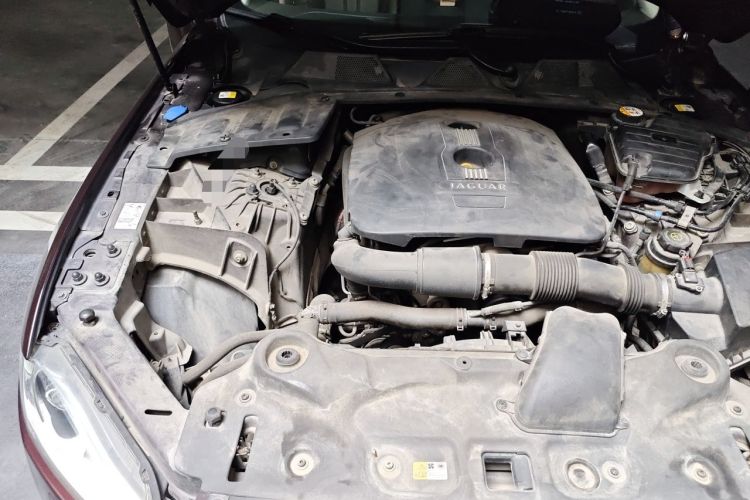 Used Jaguar XJ 2013 XJL 2.0T Elegance Business Edition Engine Bay Right