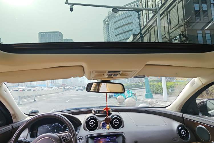Used Jaguar XJ 2013 XJL 3.0 SC Panoramic Business Edition Headliner