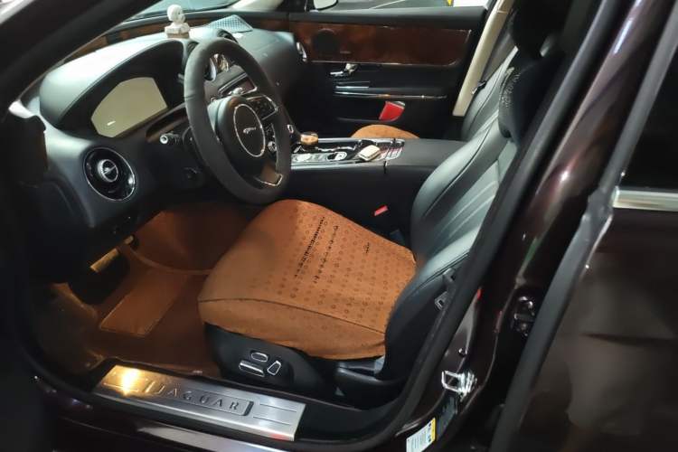 Used Jaguar XJ 2013 XJL 2.0T Elegance Business Edition Left Front Seat