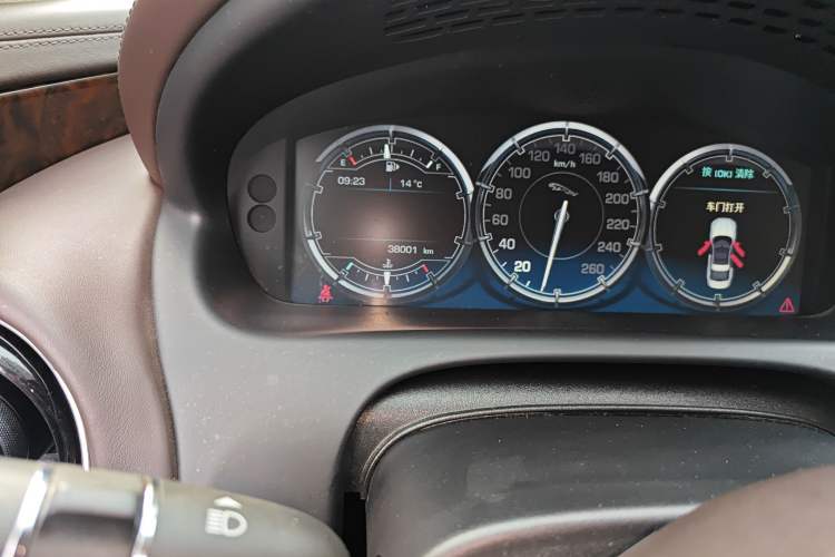 Used Jaguar XJ 2013 XJL 3.0 SC Panoramic Business Edition Odometer Close Up
