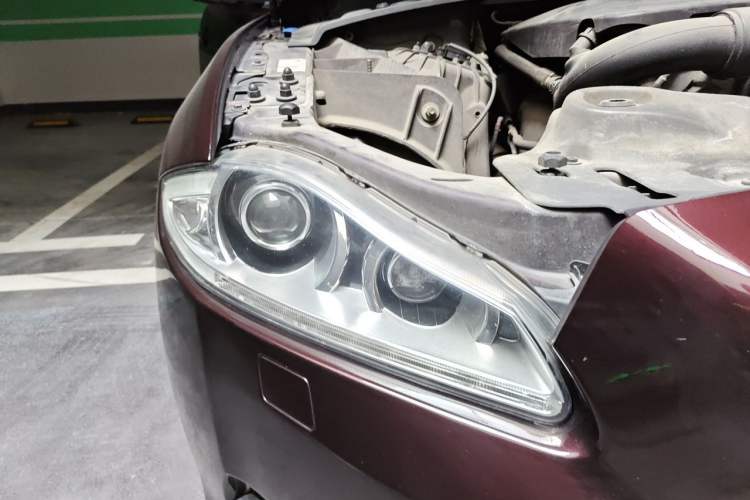 Used Jaguar XJ 2013 XJL 2.0T Elegance Business Edition Right Front Headlight