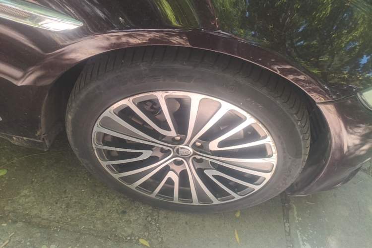 Used Jaguar XJ 2013 XJL 3.0 SC Panoramic Business Edition Right Front Wheel Hub