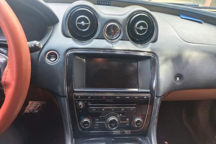 Used Jaguar XJ 2013 XJL 3.0 SC Four-Wheel Drive Flagship Business Edition Audio And AC Panel