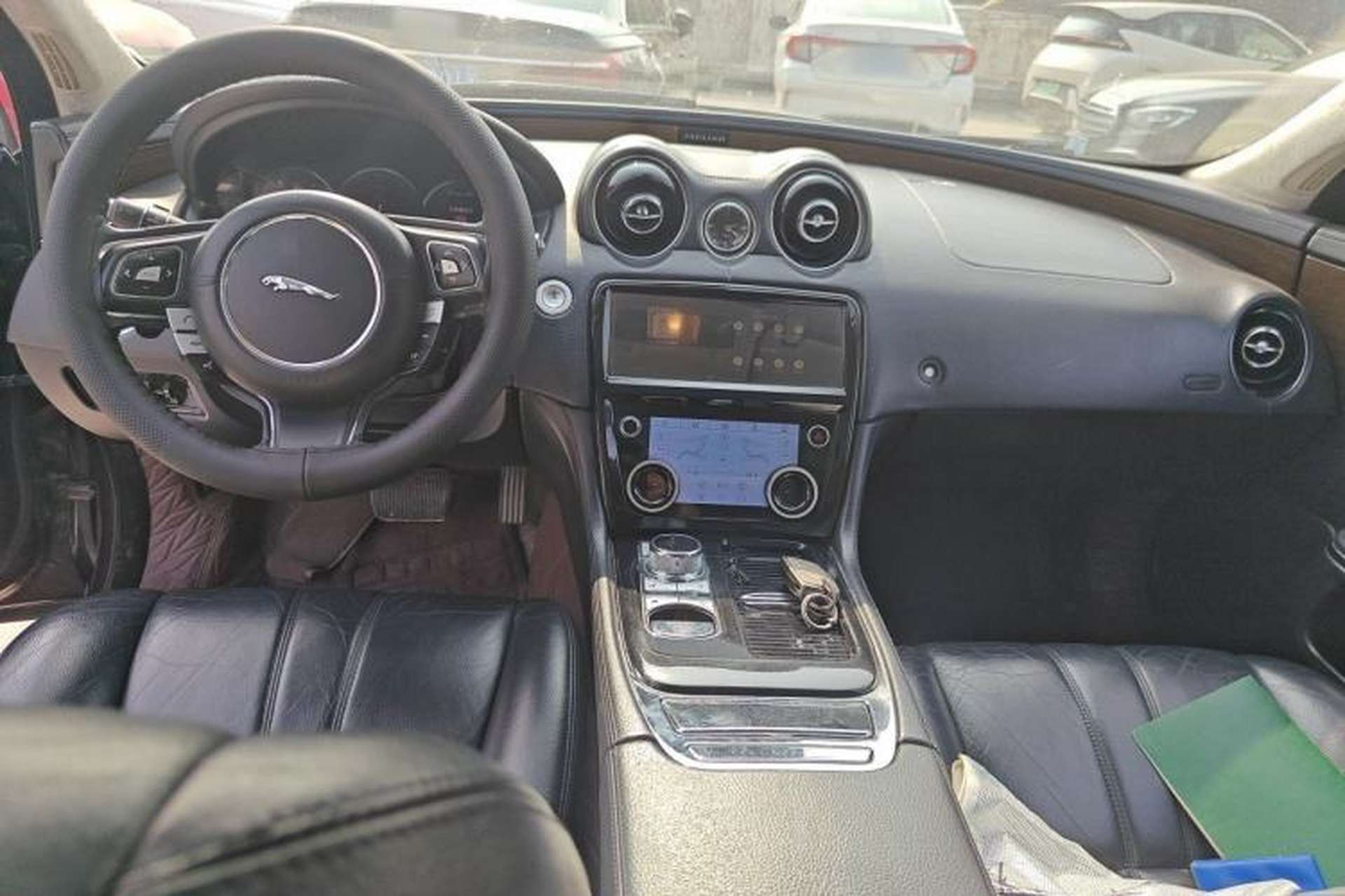 Used Jaguar XJ 2013 XJL 2.0T Elegance Business Edition Center Console