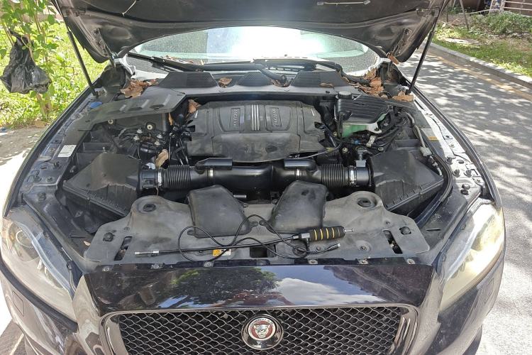 Used Jaguar XJ 2013 XJL 3.0 SC Panoramic Business Edition Engine Bay