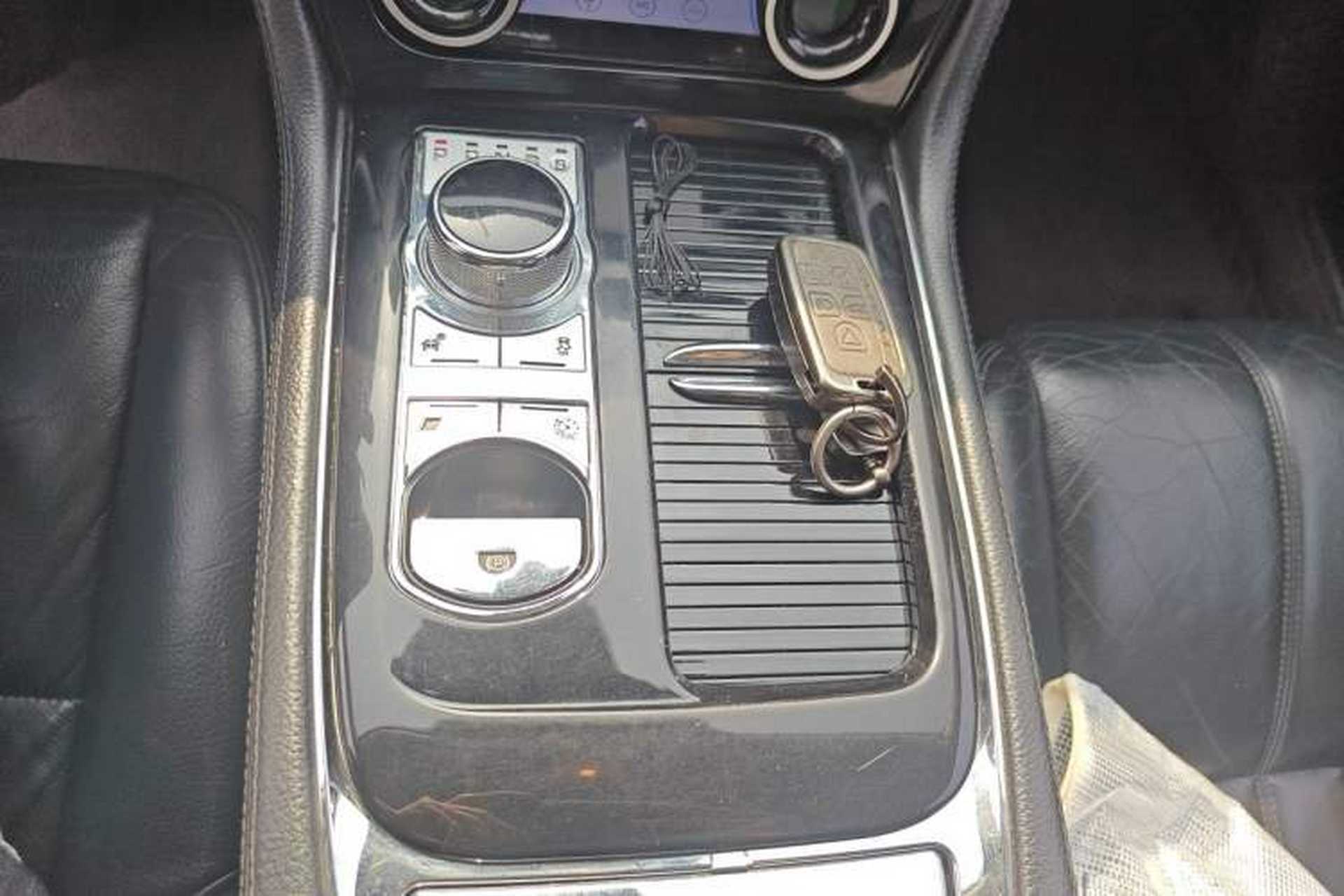 Used Jaguar XJ 2013 XJL 2.0T Elegance Business Edition Gear Lever