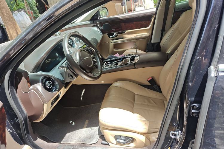Used Jaguar XJ 2013 XJL 3.0 SC Panoramic Business Edition Left Front Seat