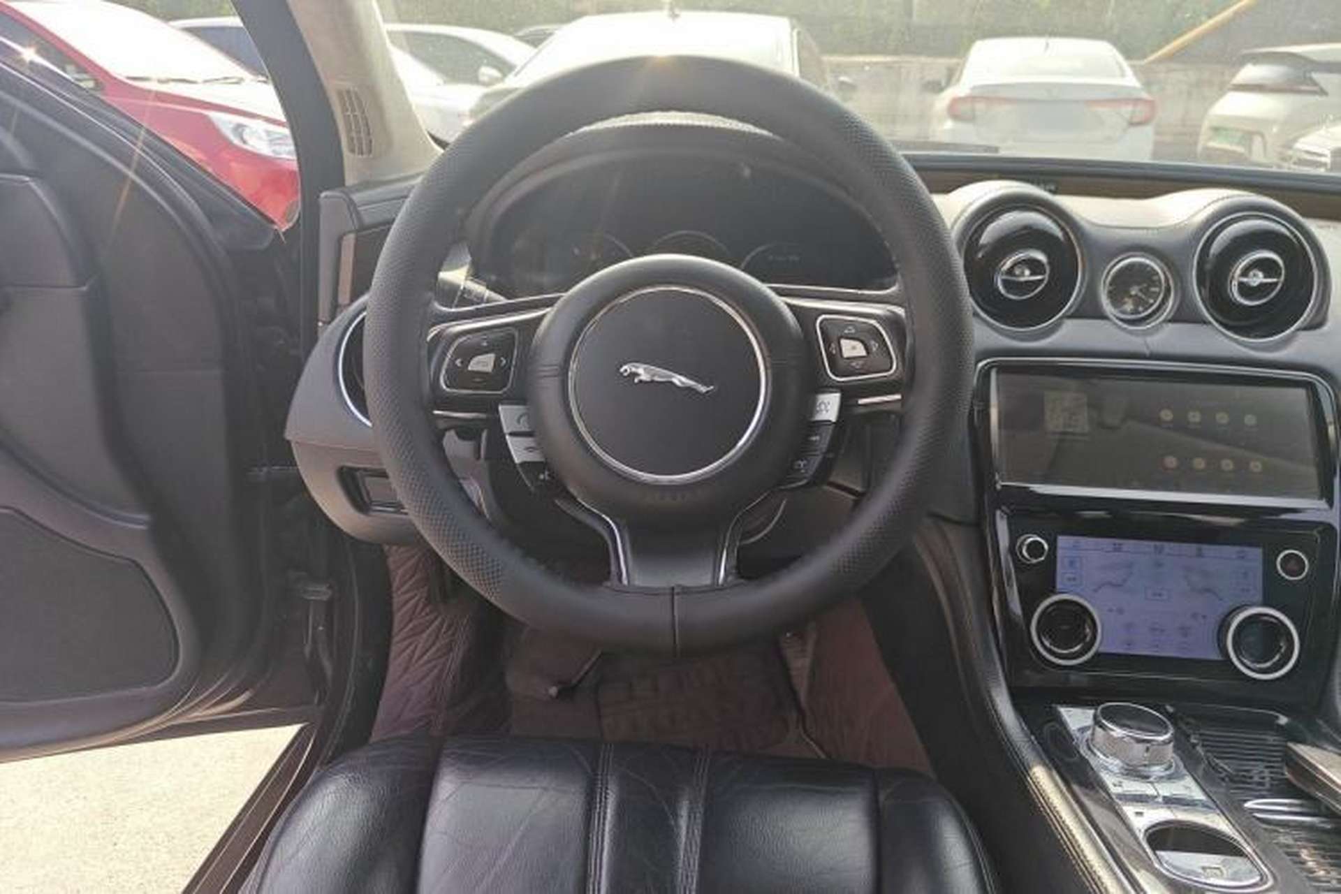 Used Jaguar XJ 2013 XJL 2.0T Elegance Business Edition Steering Wheel