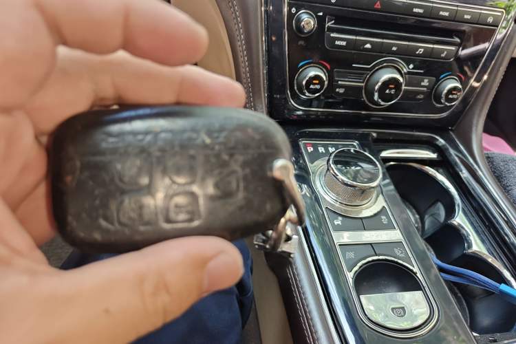 Used Jaguar XJ 2013 XJL 3.0 SC Panoramic Business Edition Vehicle Key