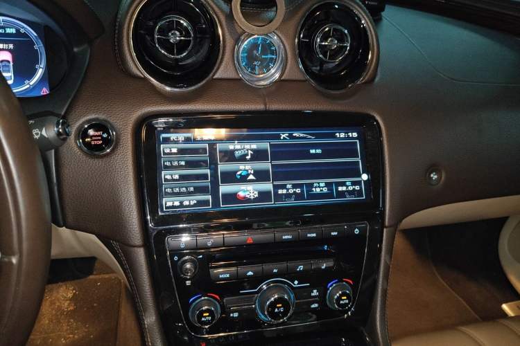 Used Jaguar XJ 2013 XJL 3.0 SC Cambridge Limited Edition Audio And AC Panel