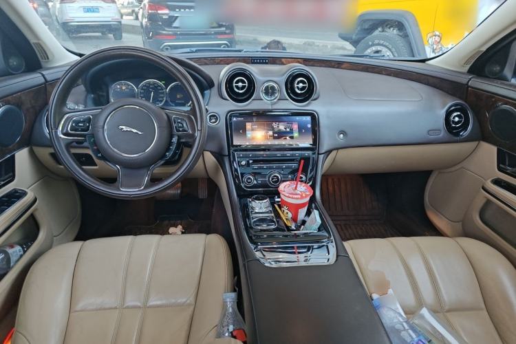 Used Jaguar XJ 2013 XJL 3.0 SC Panoramic Business Edition Center Console