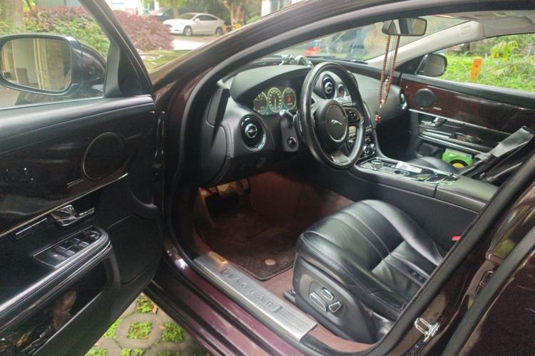 Used Jaguar XJ 2013 XJL 3.0 SC Panoramic Business Edition Driver Seat