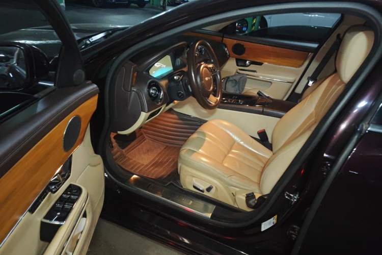 Used Jaguar XJ 2013 XJL 2.0T Elegance Business Edition Driver Seat