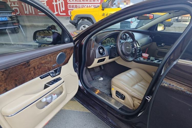 Used Jaguar XJ 2013 XJL 3.0 SC Panoramic Business Edition Driver Seat