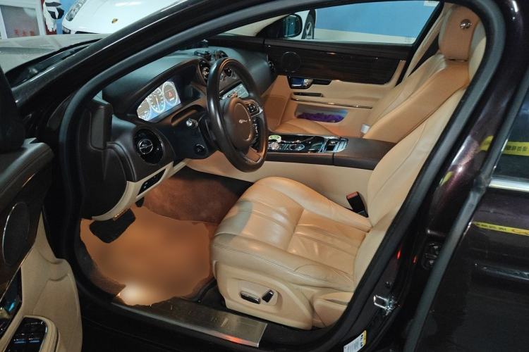 Used Jaguar XJ 2013 XJL 3.0 SC Cambridge Limited Edition Driver Seat