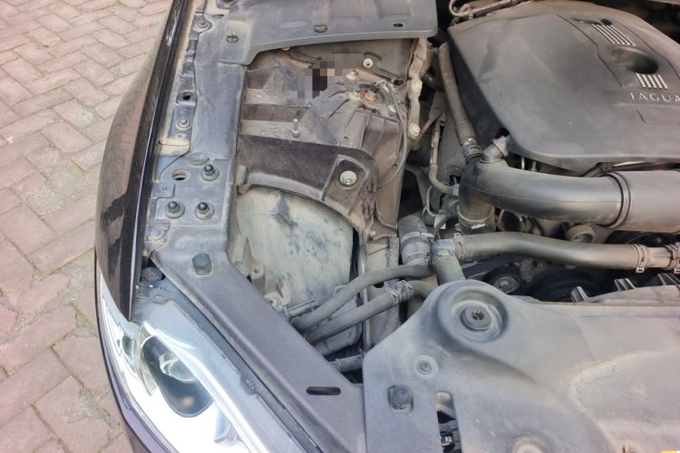 Used Jaguar XJ 2013 XJL 2.0T Elegance Business Edition Engine Bay Right