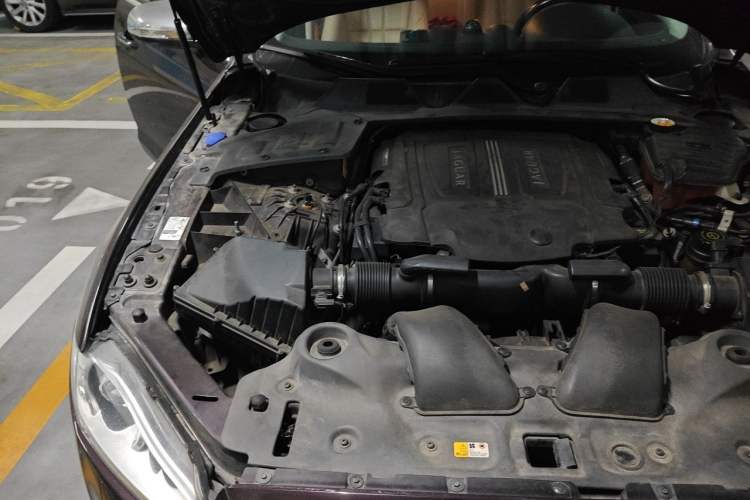 Used Jaguar XJ 2013 XJL 3.0 SC Cambridge Limited Edition Engine Bay Right